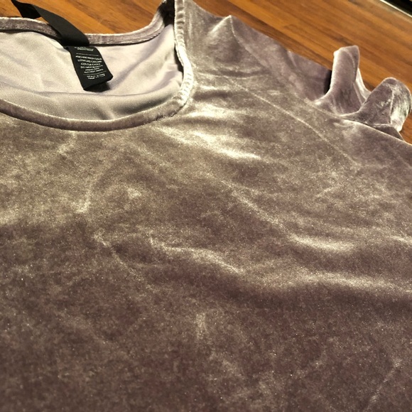 Agnes & Dora Short Sleeve Top. Size Medium. Purple - Picture 4 of 5